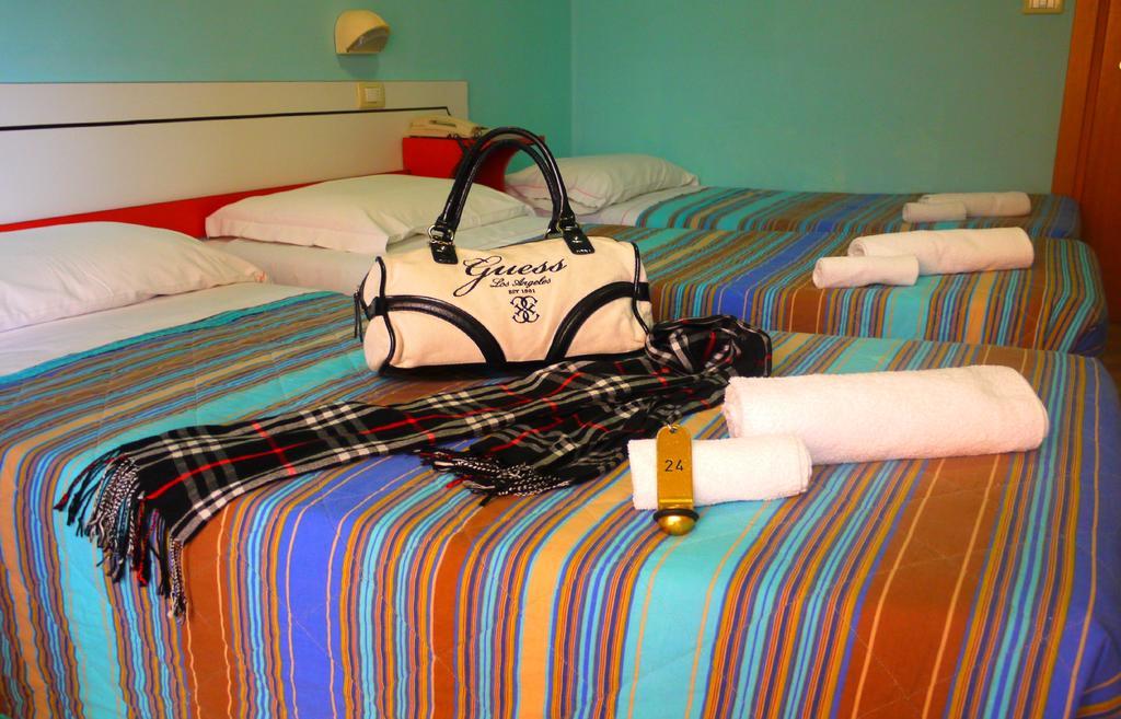 Hotel Maena Rimini Cameră foto