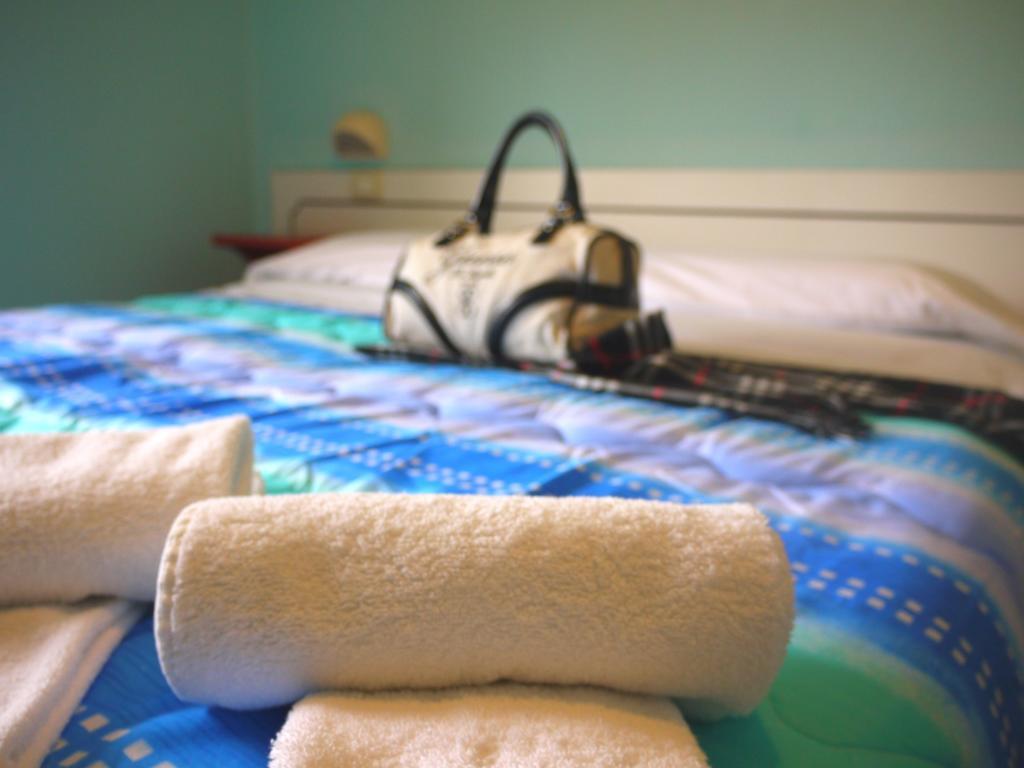 Hotel Maena Rimini Cameră foto