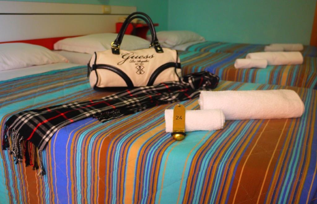 Hotel Maena Rimini Cameră foto