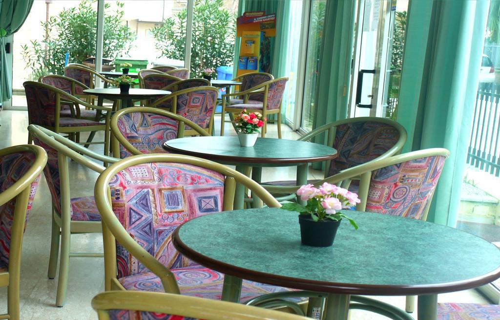 Hotel Maena Rimini Exterior foto